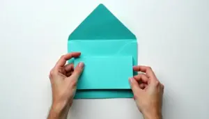 Como se faz um envelope em 5 minutos: método sem cola surpreende