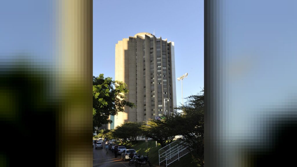Bolsa Família de outubro começa nesta segunda com novos valores Caixa Econômica Federal