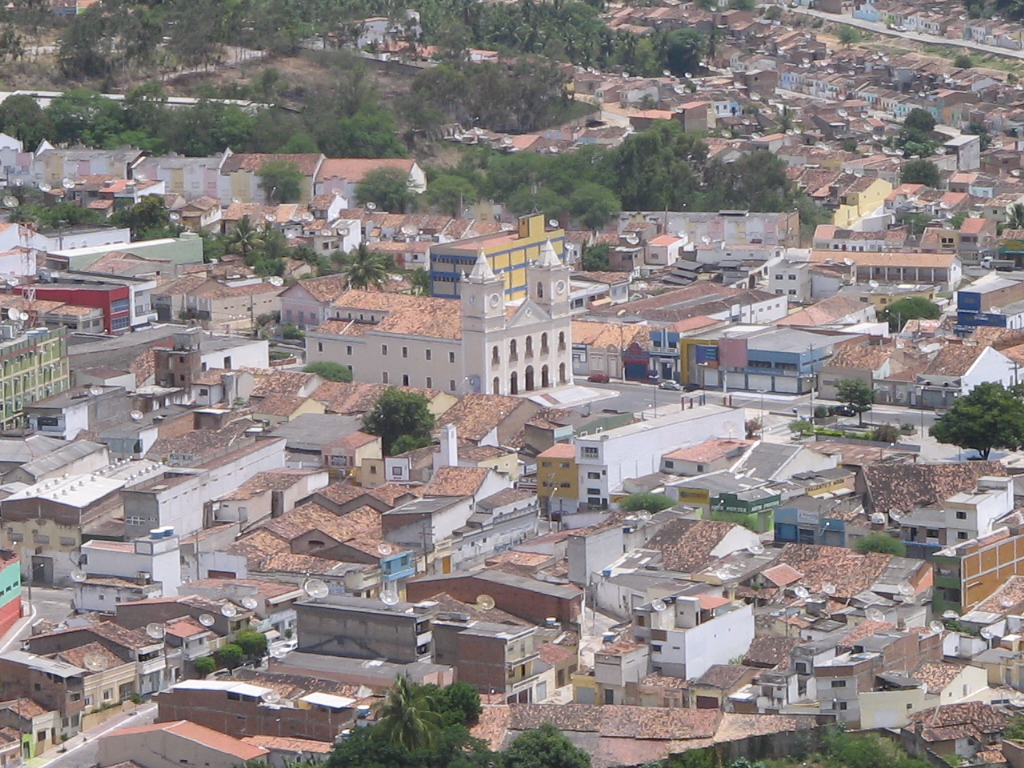 Castelo em Pesqueira tem igreja feita com pedras de estação ferroviária Pesqueira