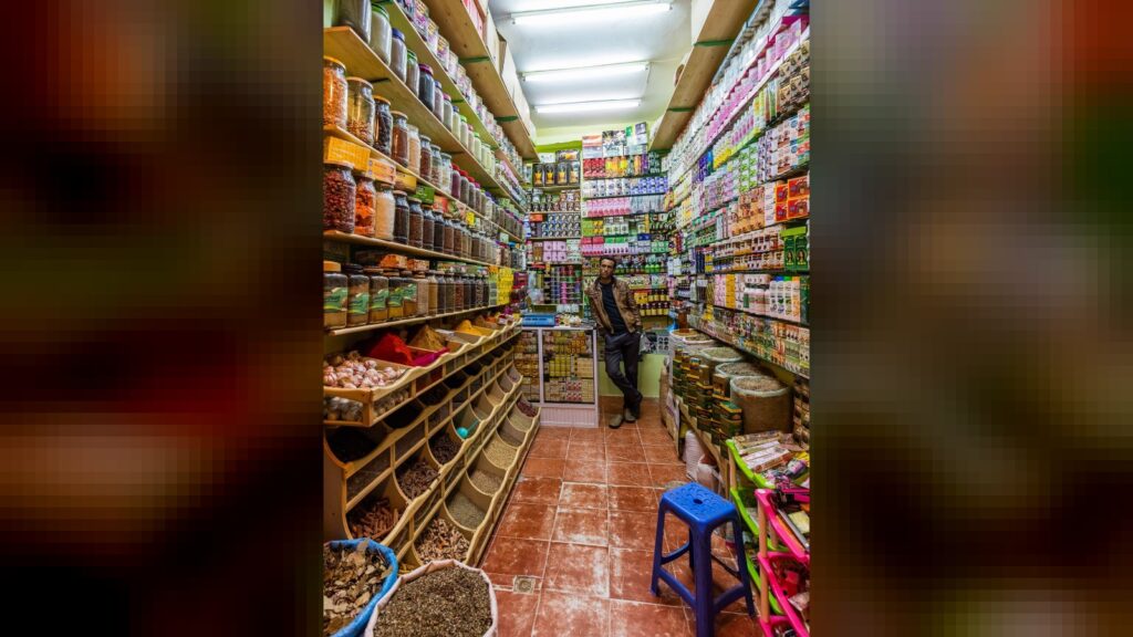 Consumidores conhecem produtos na loja, mas compram pela internet, aponta pesquisa Consumidores conhecem produtos na loja, mas compram pela internet, aponta pesquisa