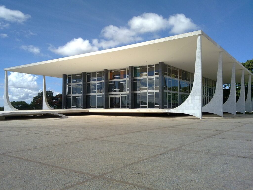 Investigada em apuração sobre o INSS, Roberta Luchsinger diz querer fazer delação Supremo Tribunal Federal