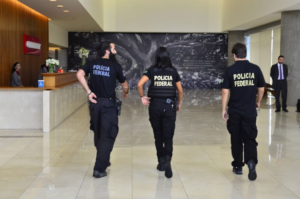Lavagem de dinheiro: Justiça fixa fiança para dupla presa com R$ 600 mil no Ceará Polícia Federal do Brasil