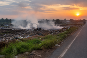 Moradores relatam incêndios recorrentes em lixão de Manacapuru