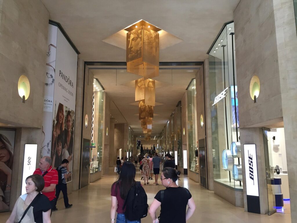 Pinturas de 30 crianças e adolescentes do Piauí serão expostas em Paris Carrousel du Louvre
