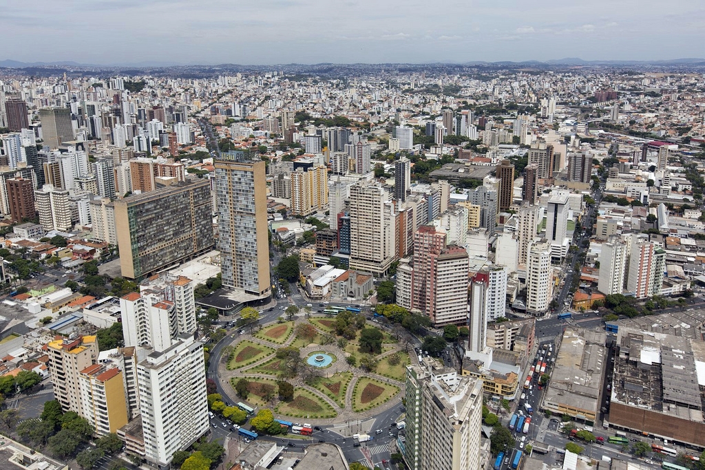 Profissões em alta em 2027 em BH têm salários projetados de até R$ 84.650 Belo Horizonte