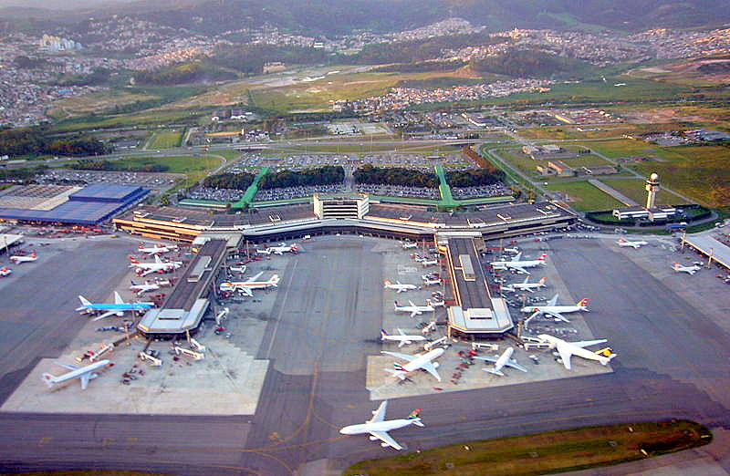 Tráfico internacional de drogas: passageira tem nome usado em mala com haxixe Aeroporto Internacional de São Paulo-Guarulhos