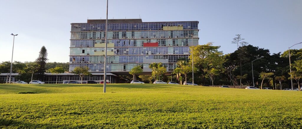 UFMG: incêndio atinge cozinha no prédio da Engenharia; ninguém fica ferido Universidade Federal de Minas Gerais